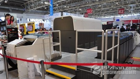 大型數(shù)字印刷機(jī)